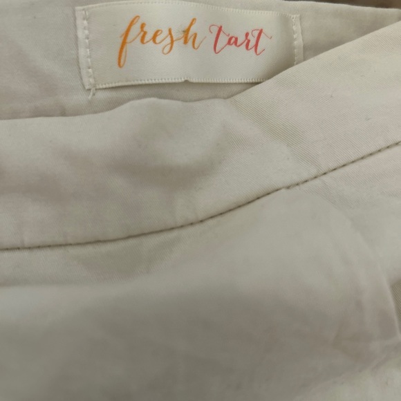 Fresh Tart Beige Skirt | Size small - Picture 4 of 4